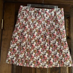 Stylish skirt, like new